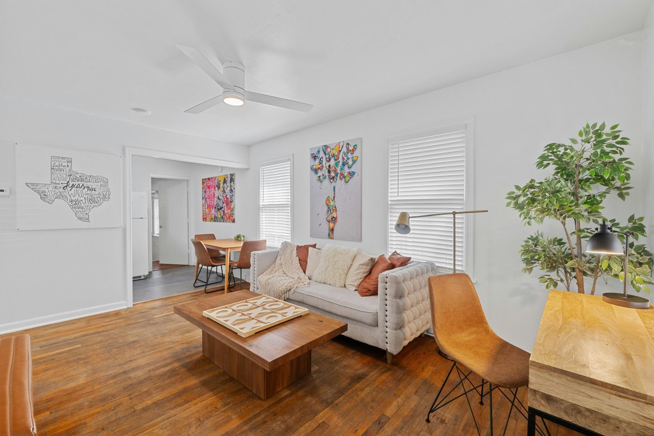 Room for Lease - 302 Moore Blvd Unit A