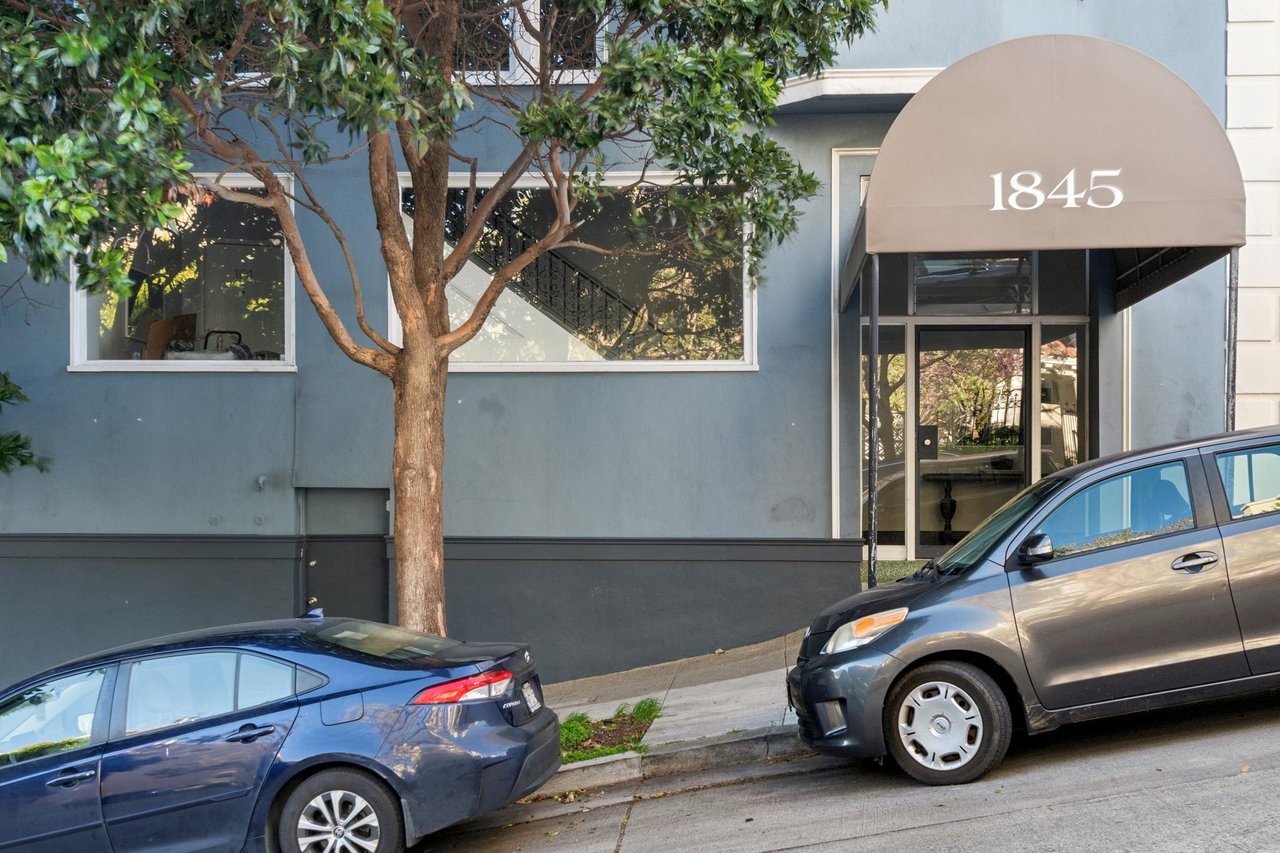 1845 Leavenworth #202