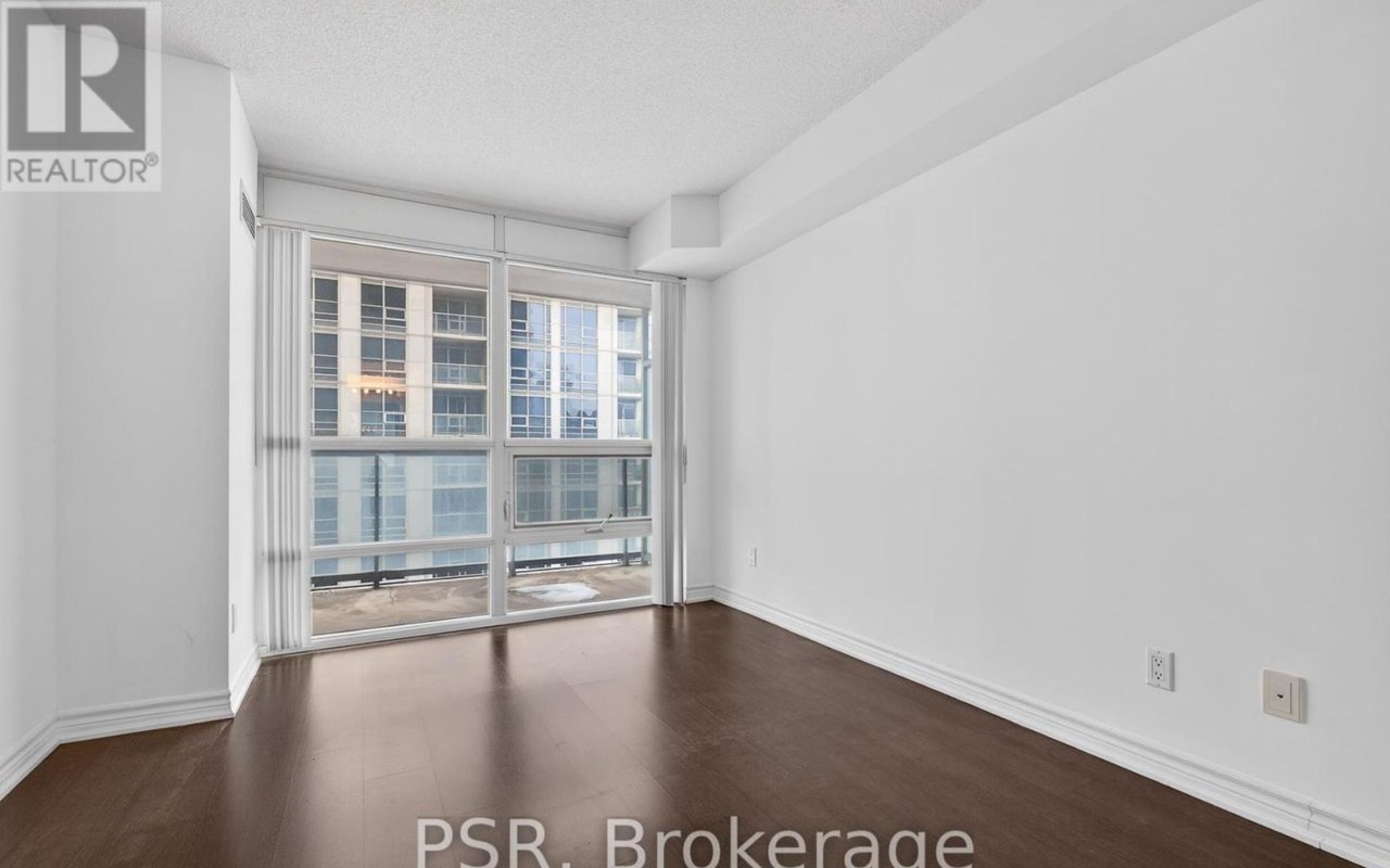 2414 - 761 Bay St