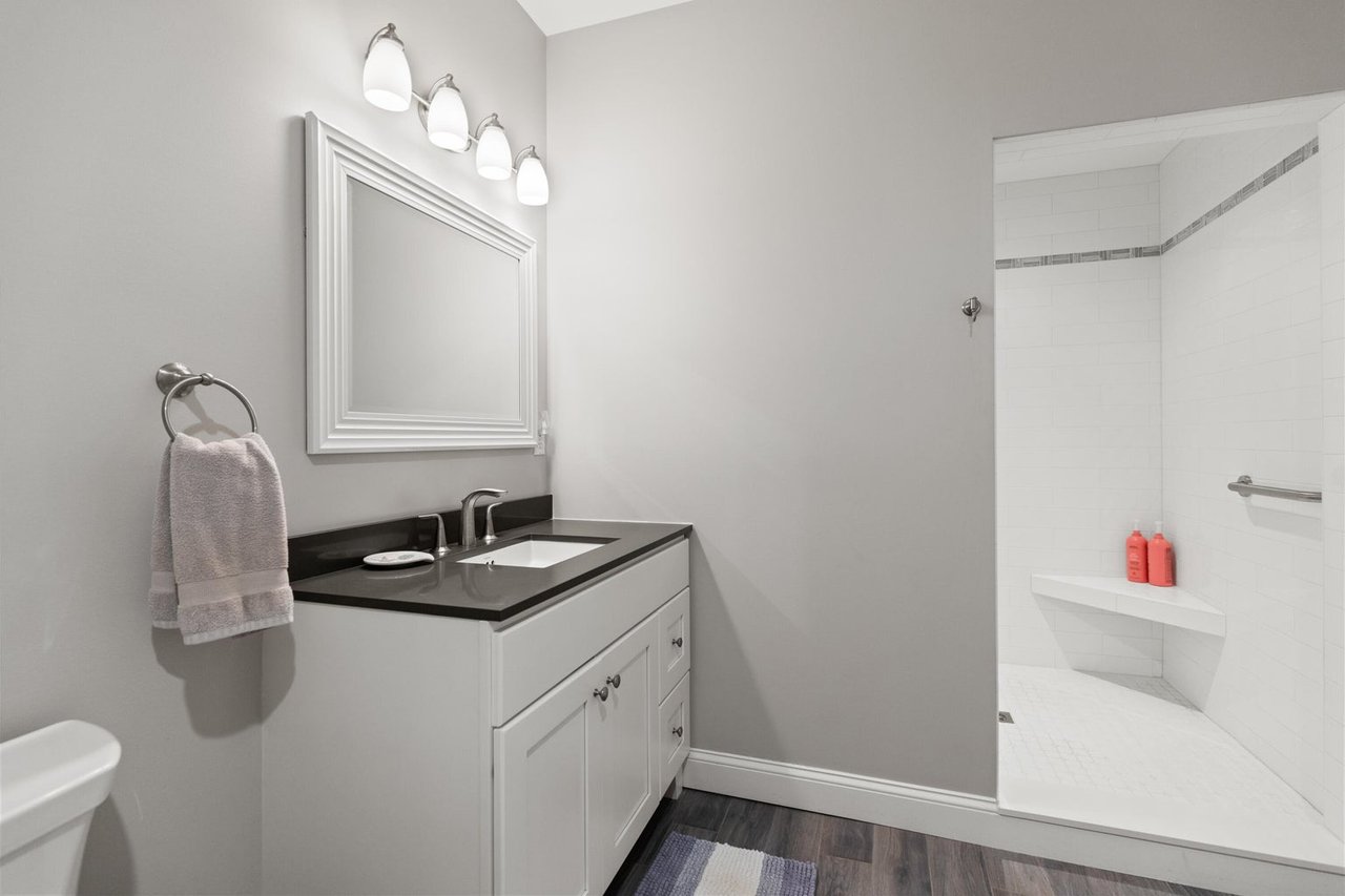 17 Atlantic Drive, Unit #: 17B