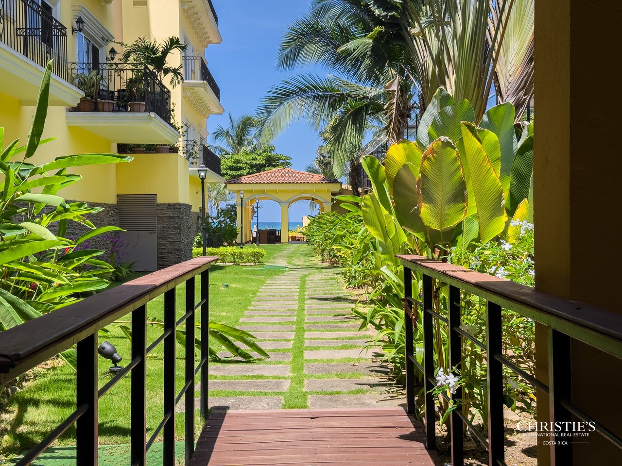 Acqua | Exclusive Oceanfront Living in Jacó