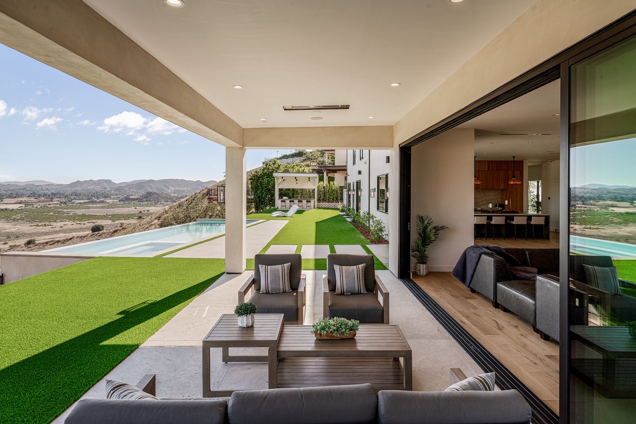 22328 S Summit Ridge Cir