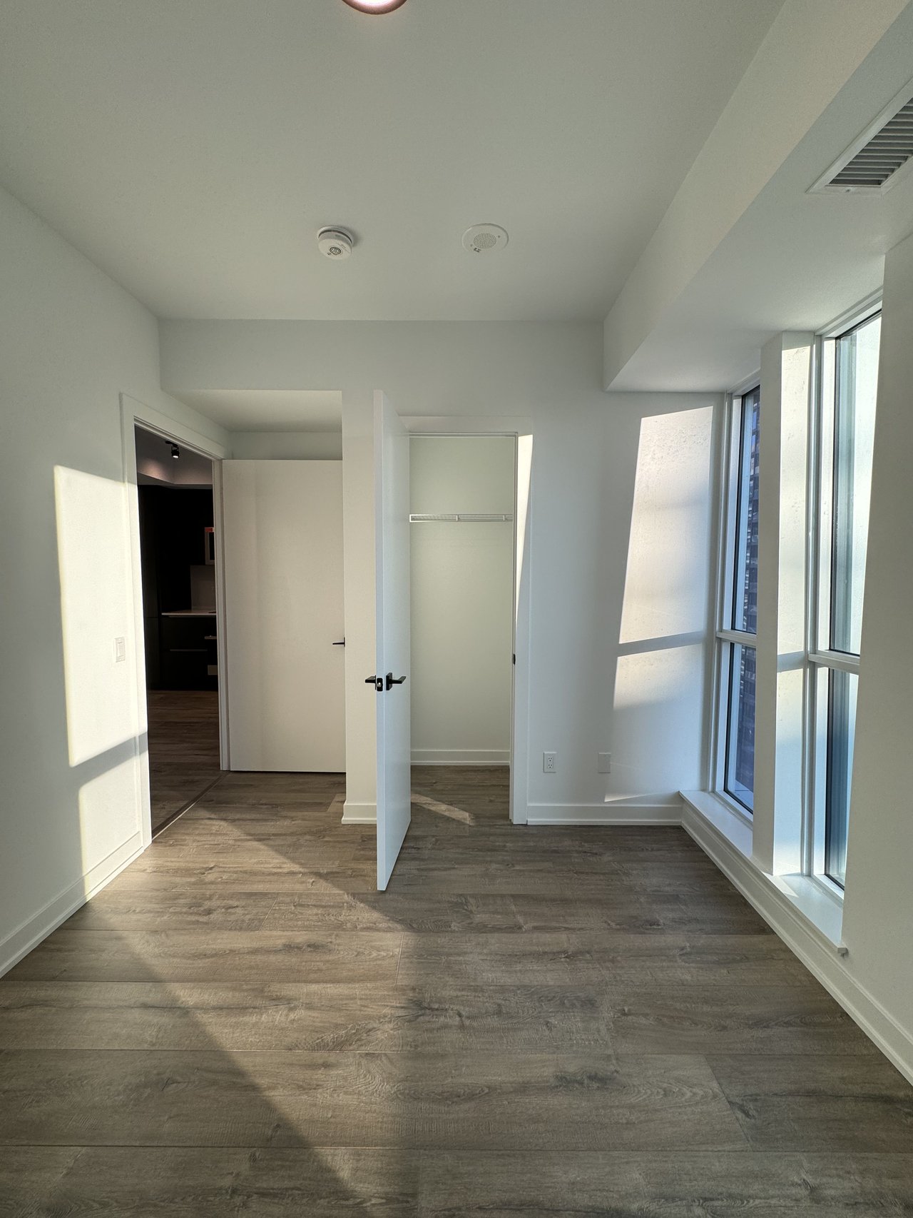 327 King Street W 3204, Toronto, ON