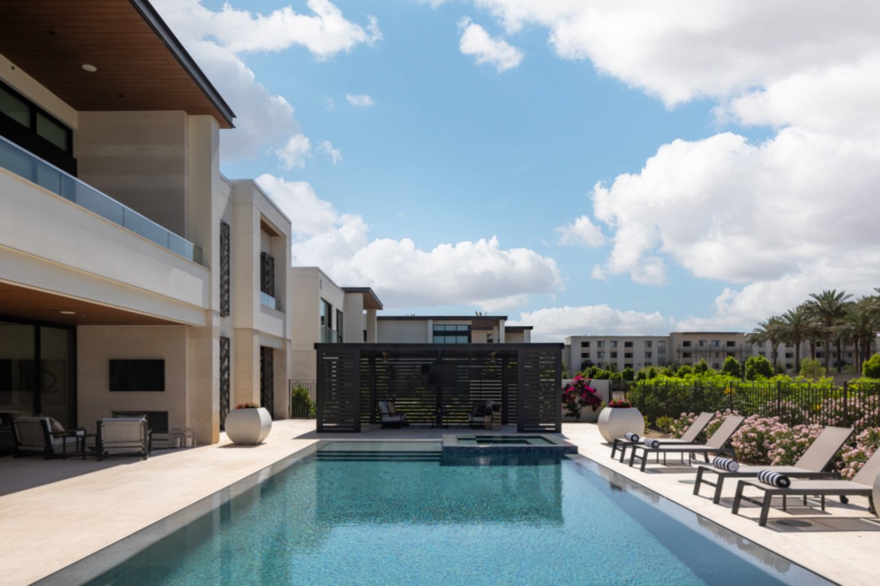 6587 N PALMERAIE Boulevard, 1050