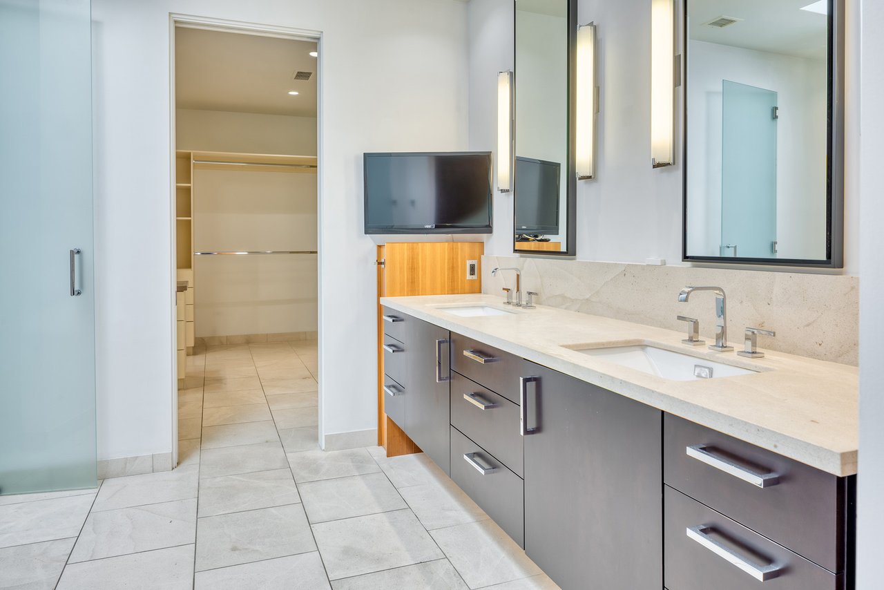 5434 E Lincoln Drive 50