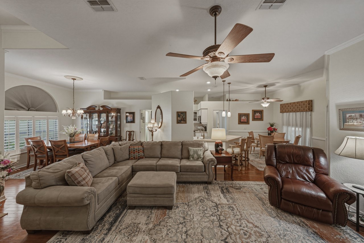 12215 WOODLANDS CIR