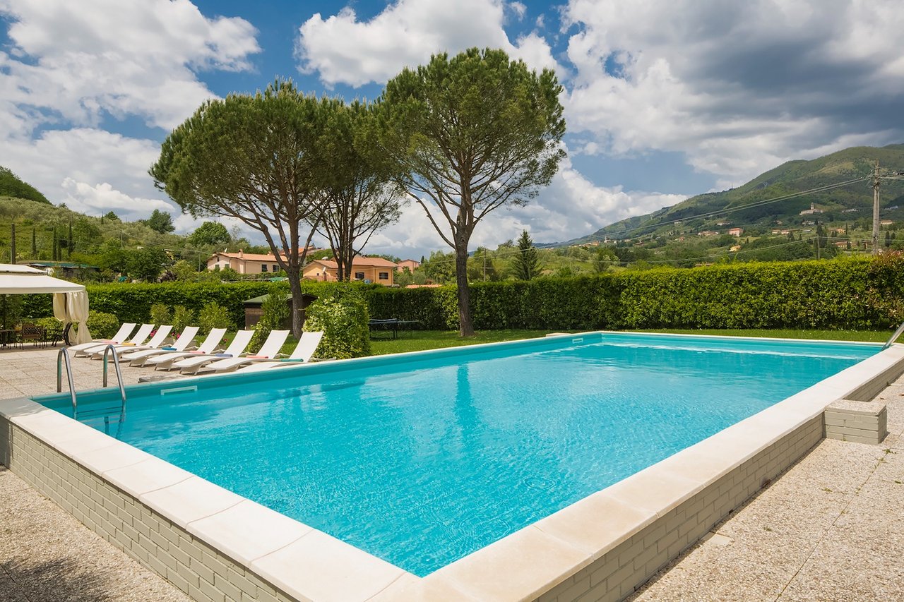 Marvelous Countryside Villa Outside of Lucca