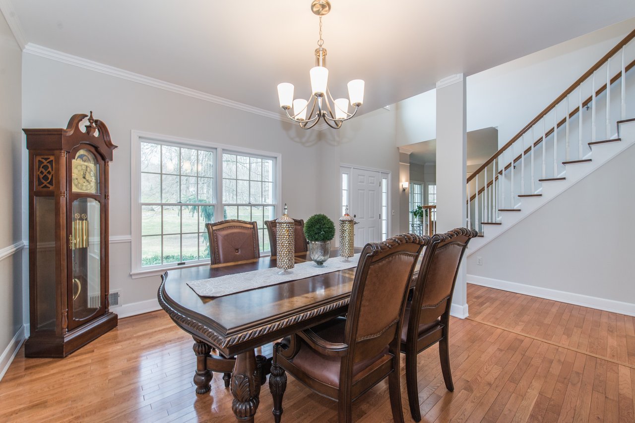 212 Deerlea Ln