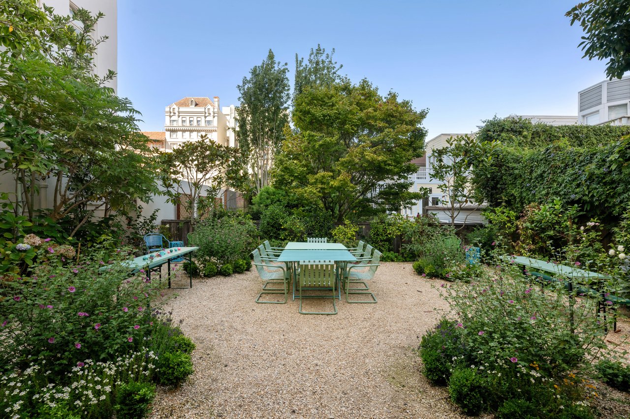 Magnificent Apartment at The Heights