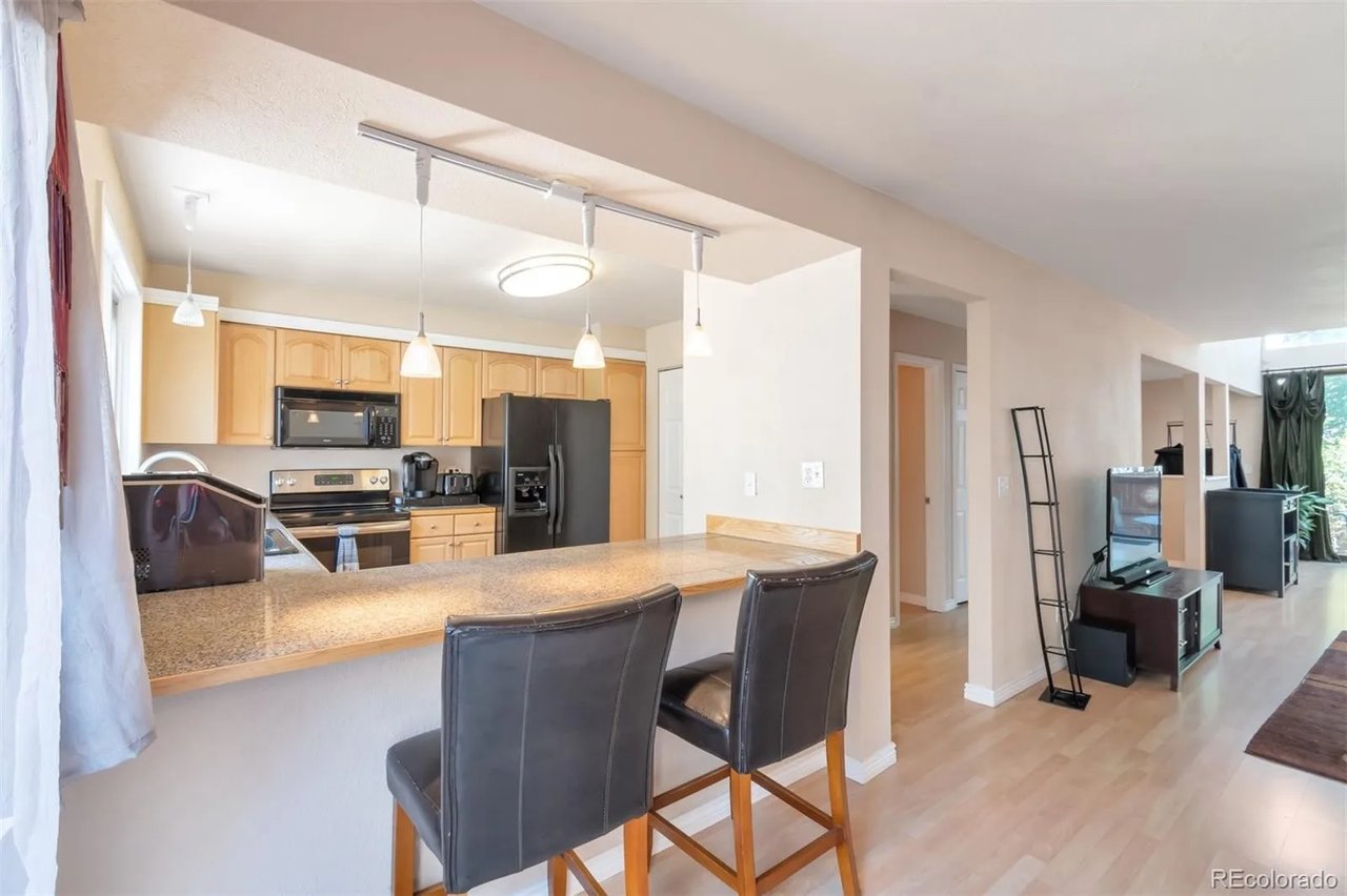 1050 S Monaco Pkwy #141