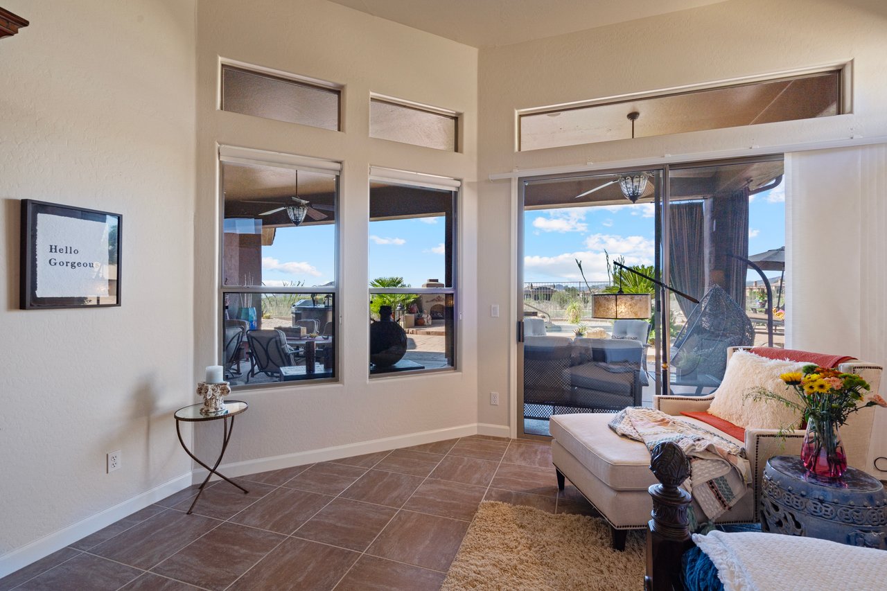 9812 E ROADRUNNER Drive