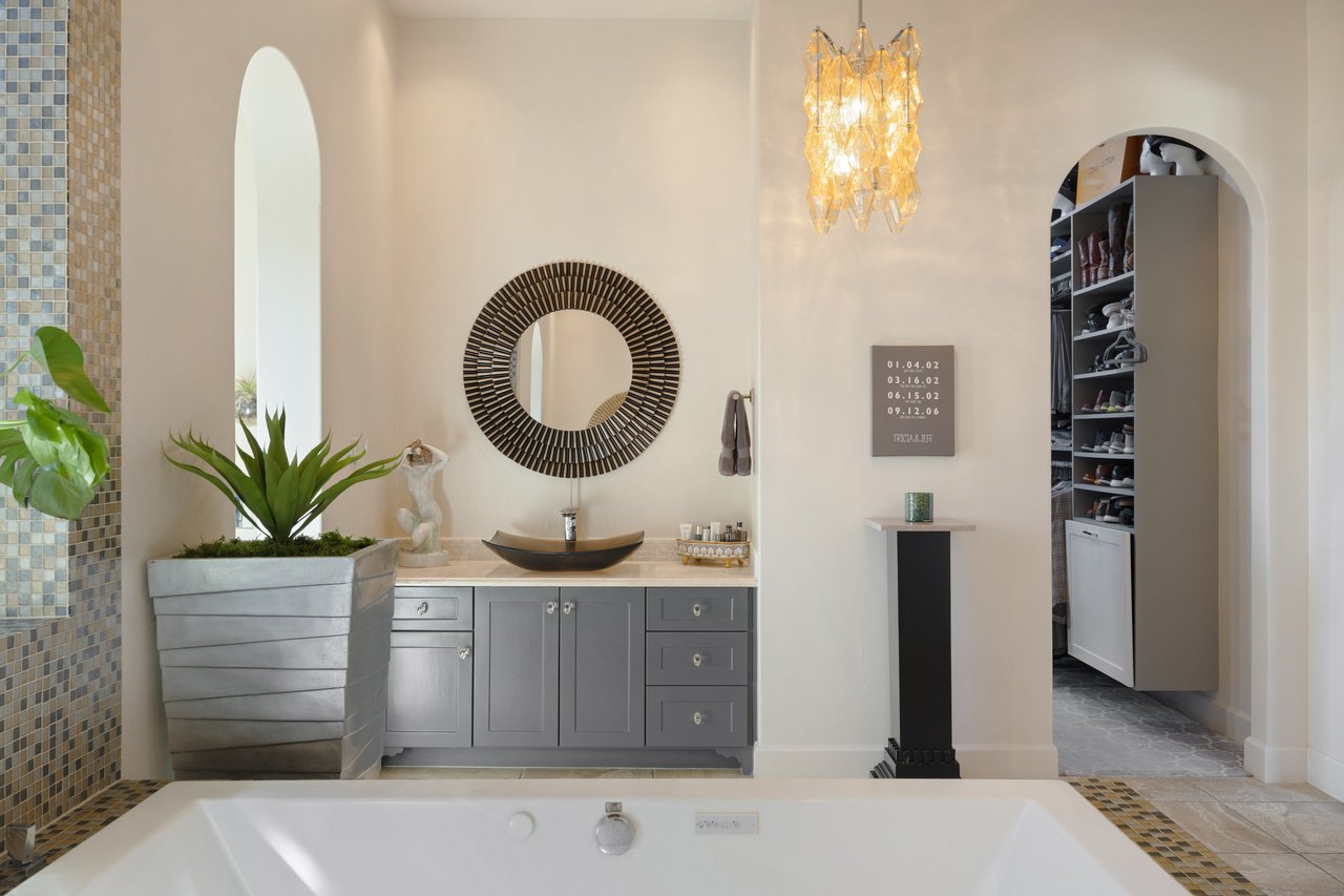 12802 Hacienda Ridge