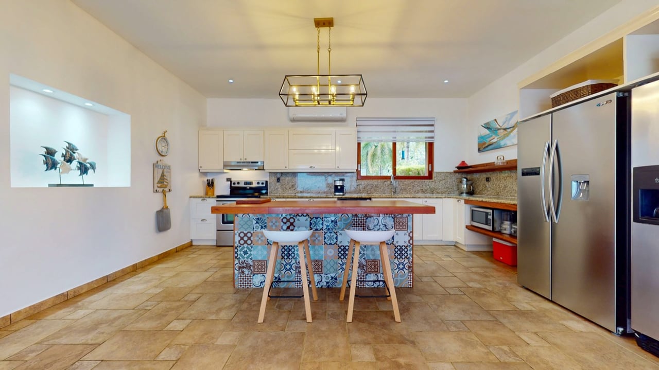 Ocean-View Luxury Home in Ojochal with Sunset Views and Retreat Potential