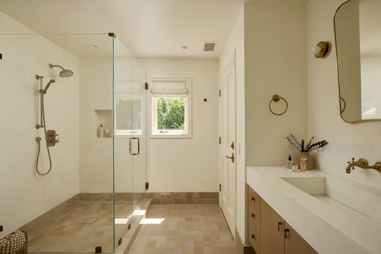 17333 Rancho St, Encino