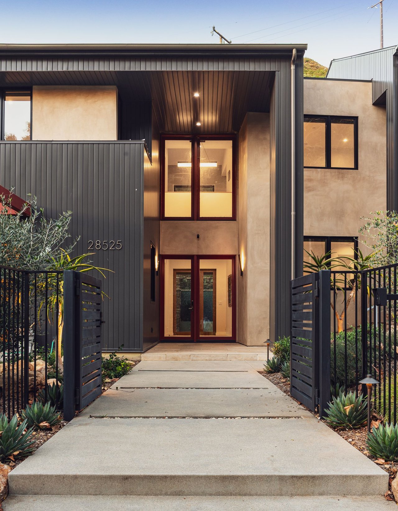 Extraordinary Modern Farmhouse 