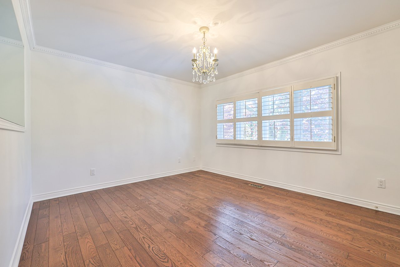 108 Whittington Place, Oakville