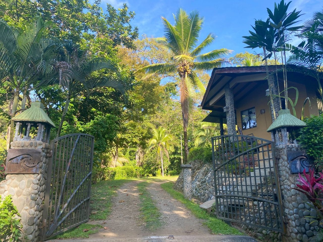 Jungle Villa with Infinity Pool, Uvita, Puntarenas