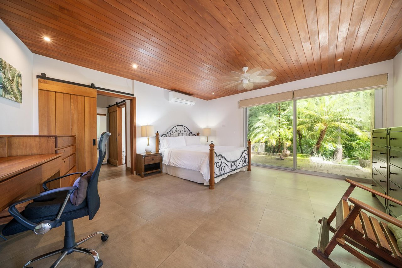 Casa Gracia | Luxury Jungle Retreat with Infinity Pool in Rancho Villareal, Tamarindo