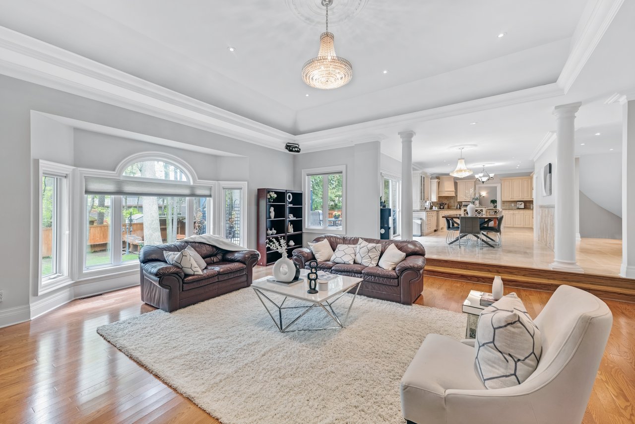 2126 Parker Dr