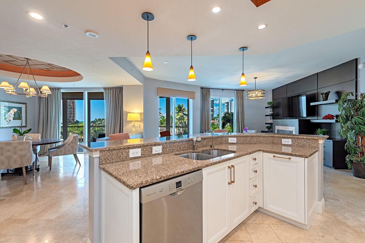4501 Gulf Shore BLVD N 404