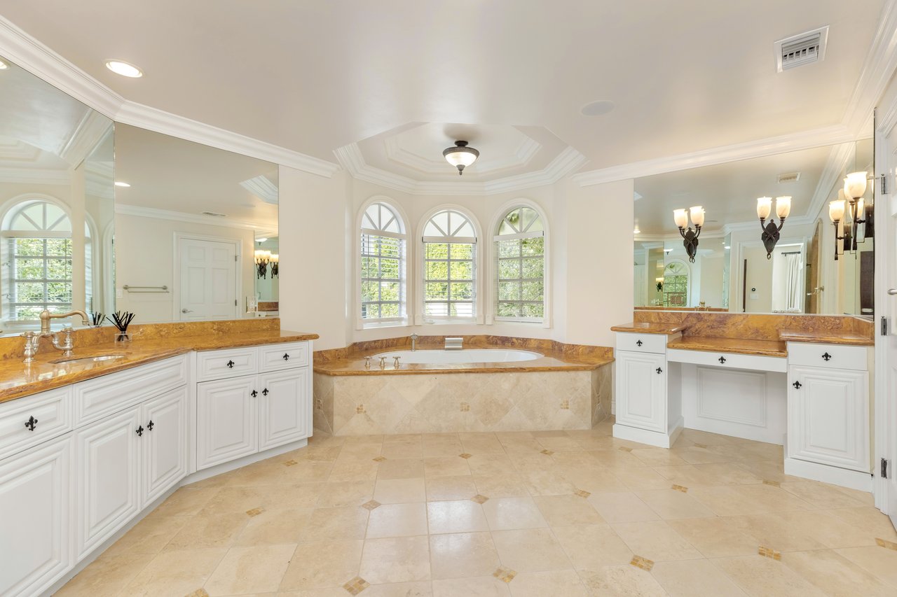 1922 Bel Air Rd