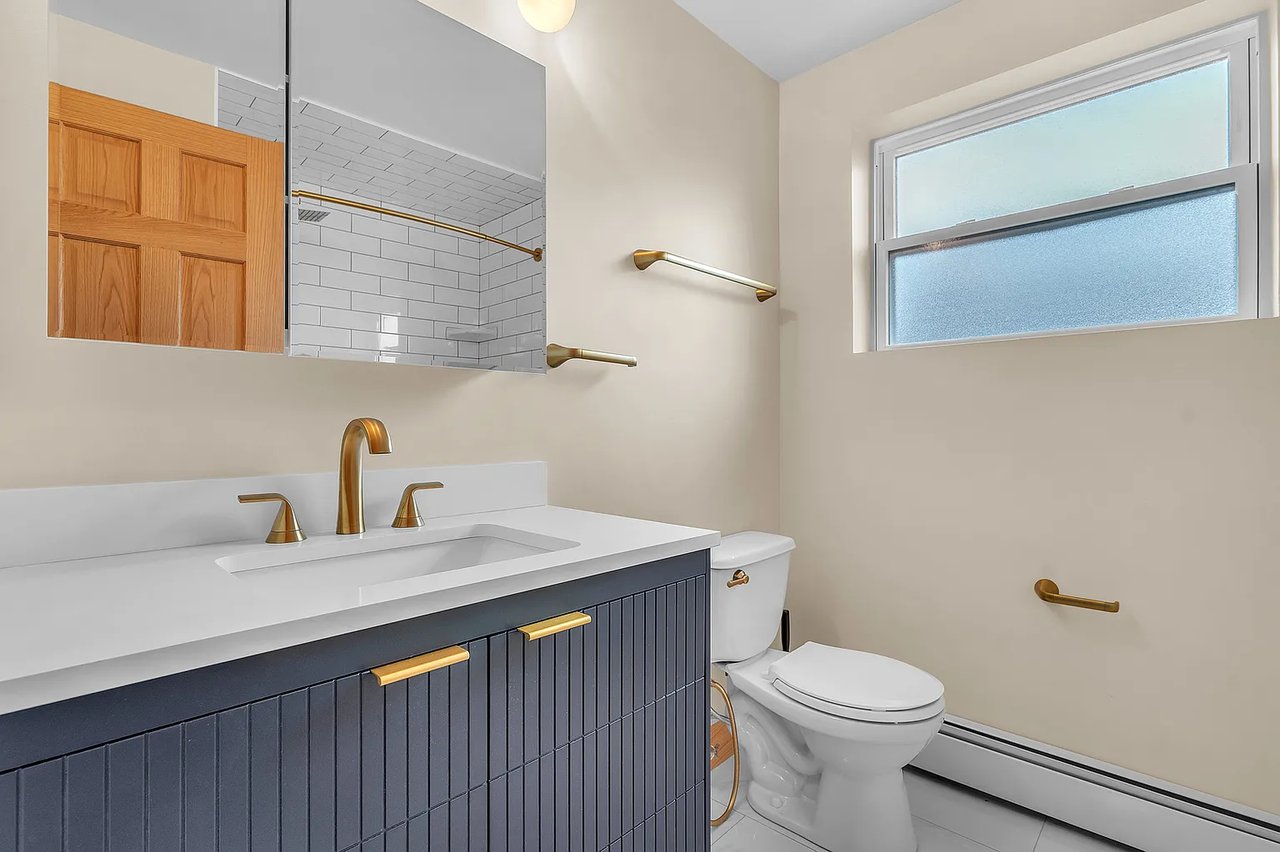 6048 W 79th Street, Burbank, IL