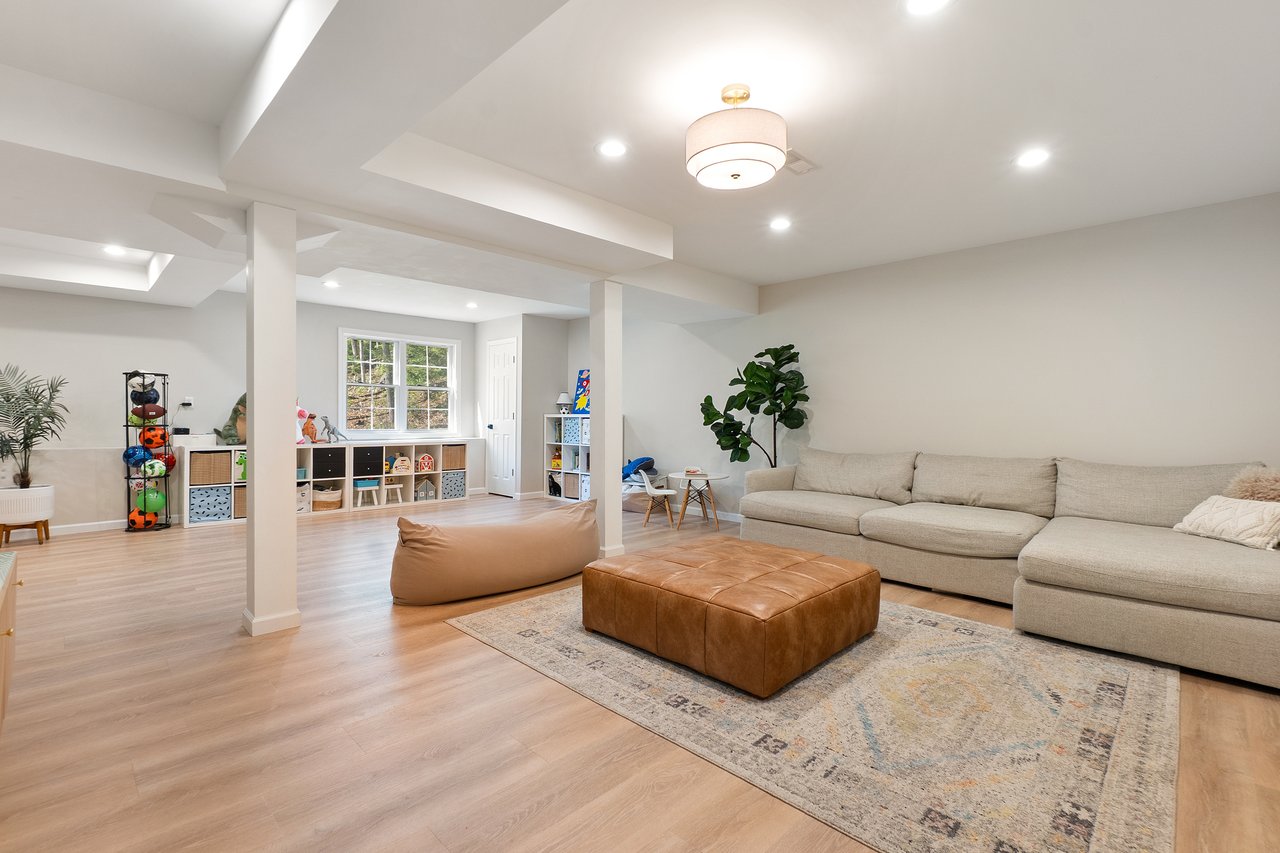 Ridgefield CT Real Estate: The Sale of 9 Maplewood Road