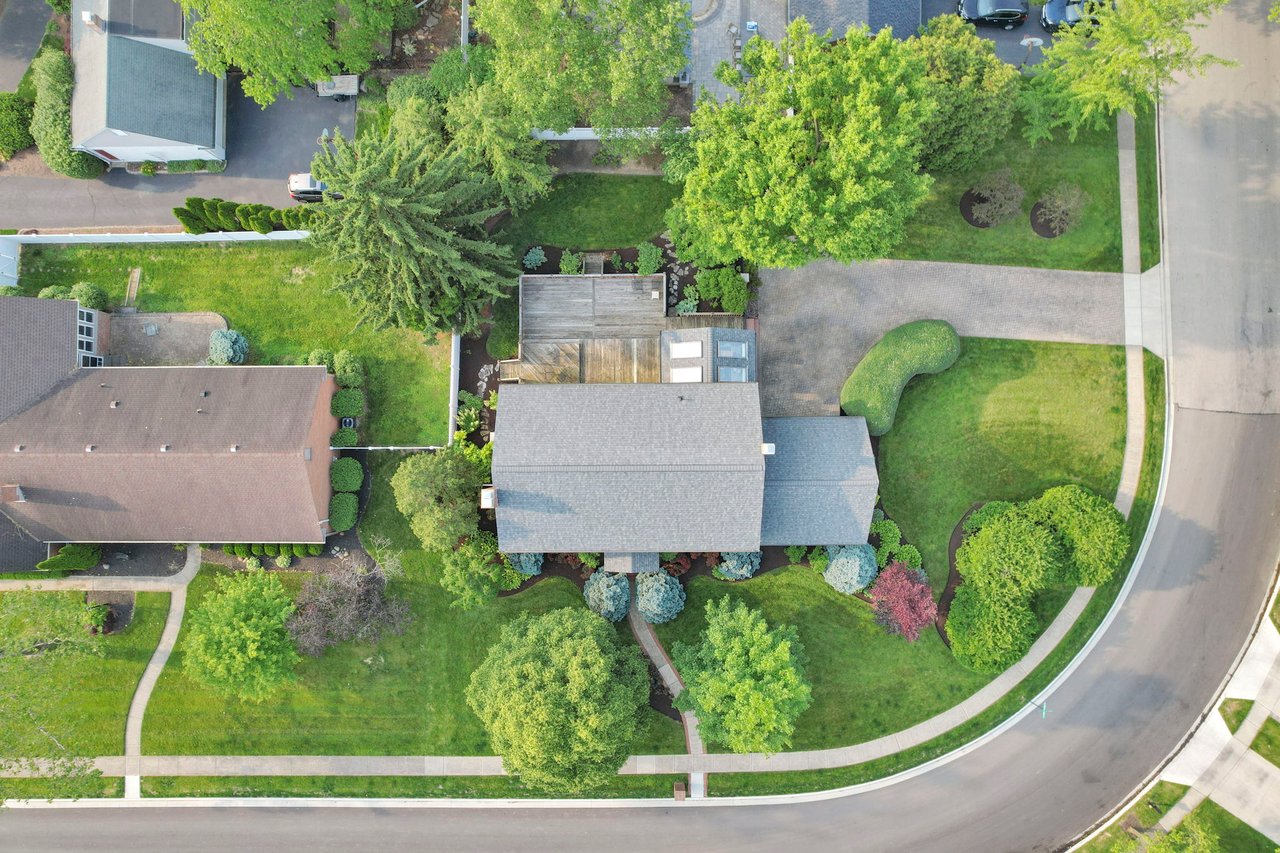 2560 CHARTWELL RD, UPPER ARLINGTON, OH 43220