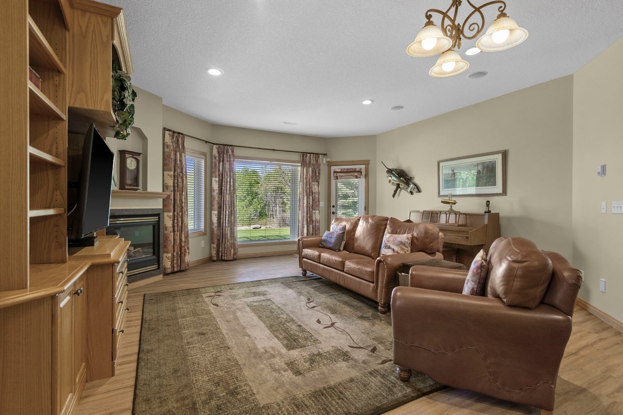 8 Willow Lane