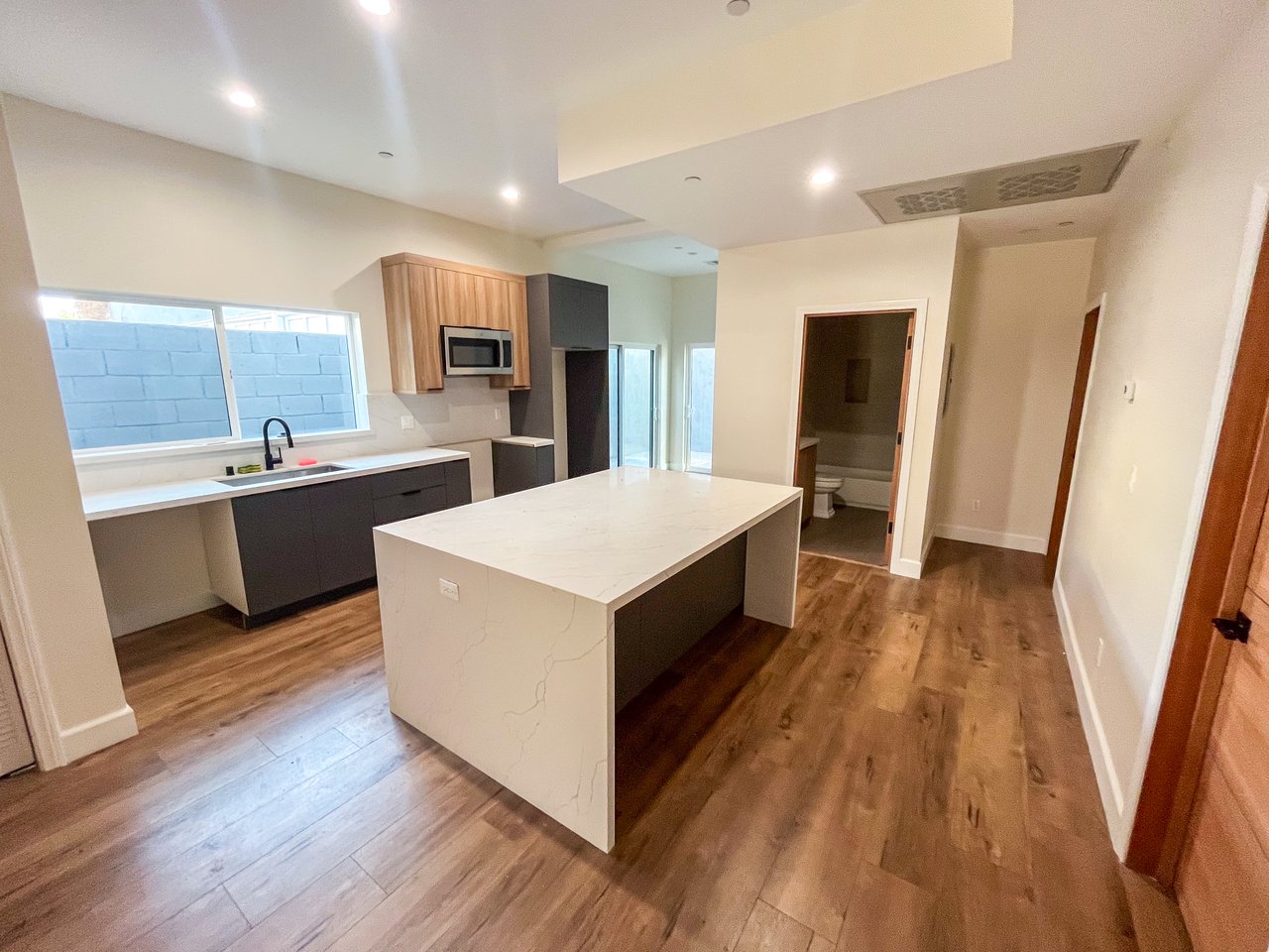 Brand-New 5-Unit Multifamily in Prime Los Angeles