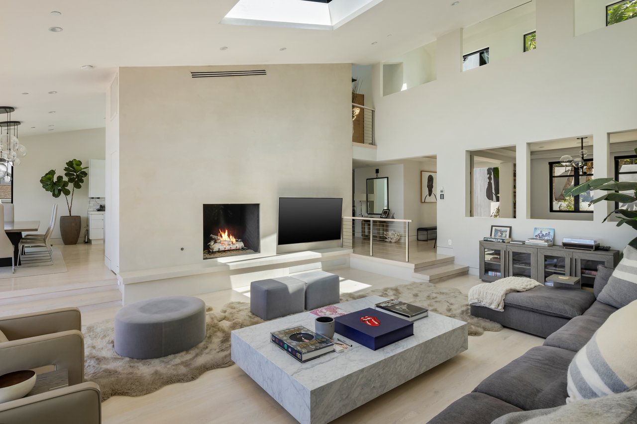 31504 Victoria Point Rd, Malibu