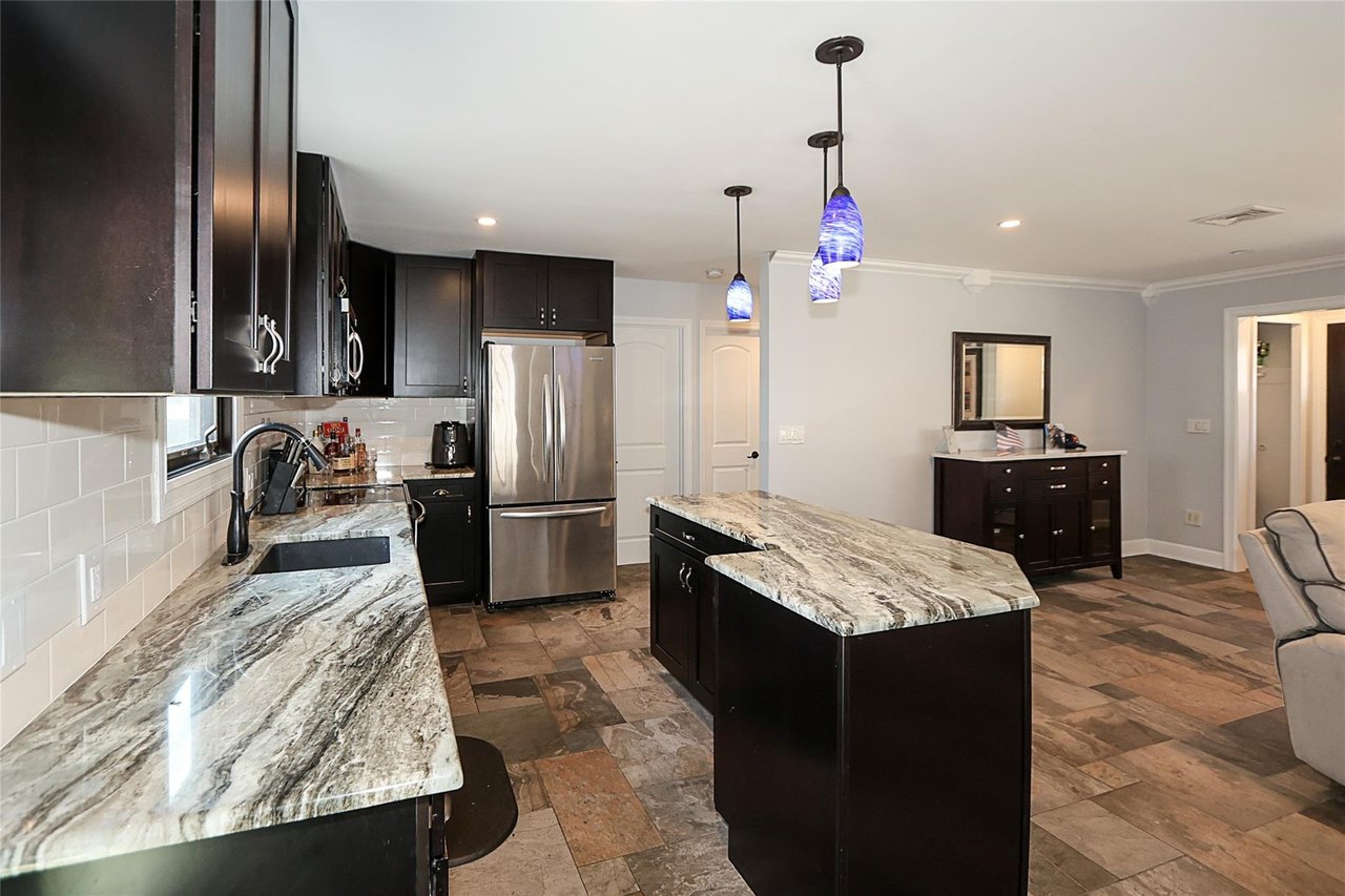 21 Peconic Rd