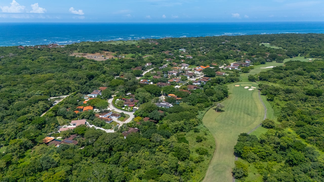 Casa Canto del Agua | Luxury 7-Bedroom Villa with Two Guest Apartments in Hacienda Pinilla’s Reserva de Golf