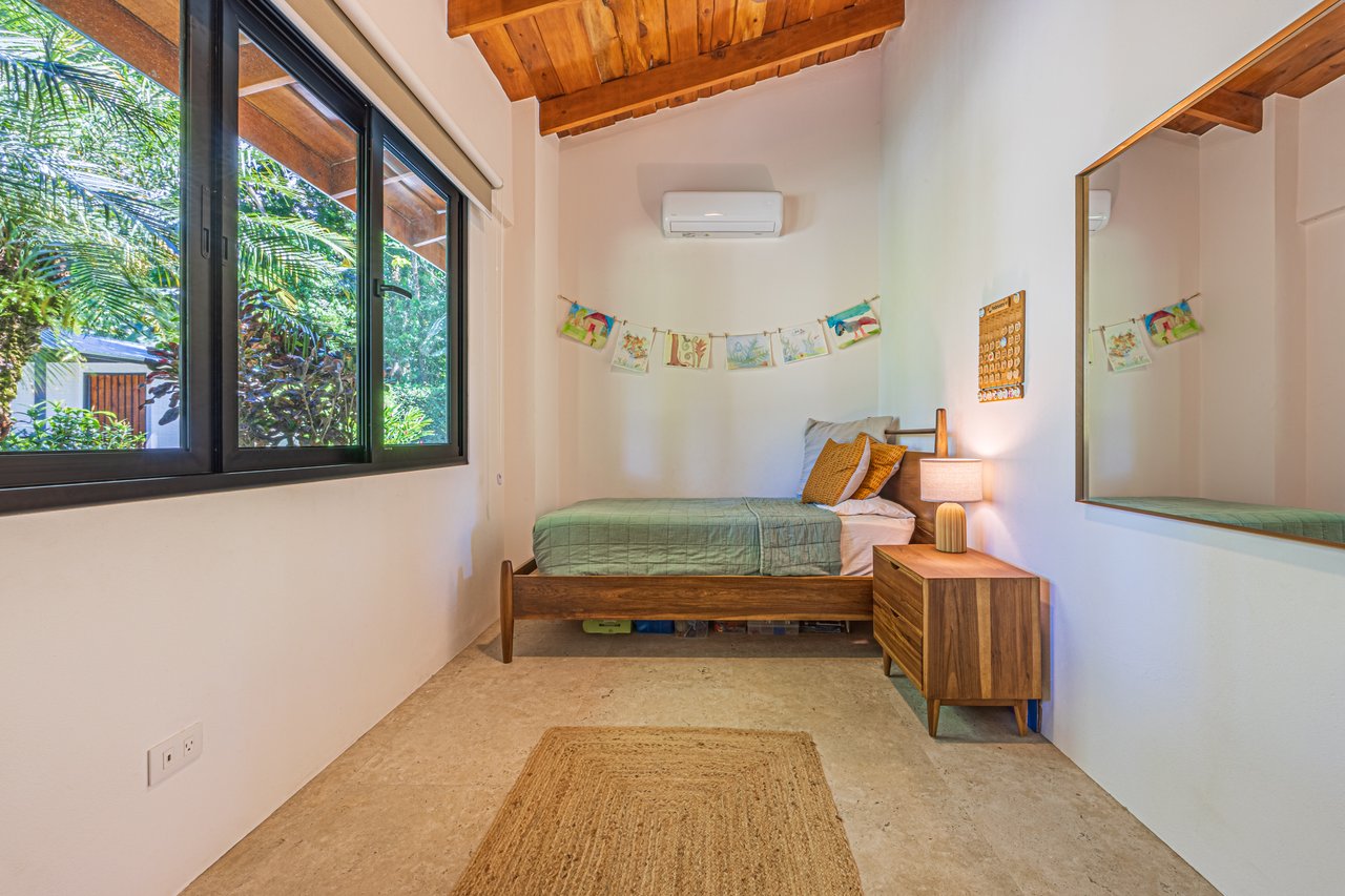  Luxury Homestead  Conveniently Located