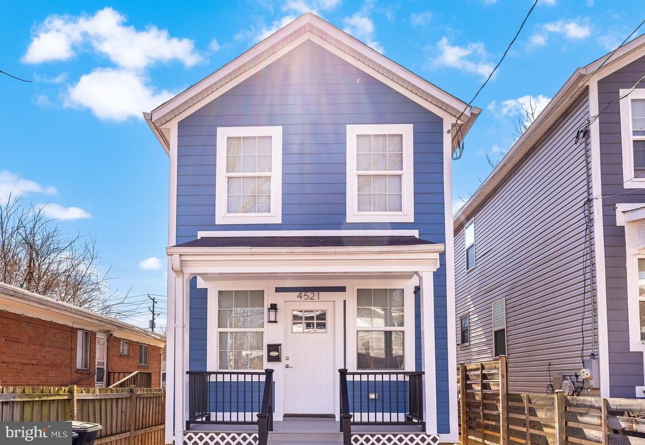 4521 Clay St NE