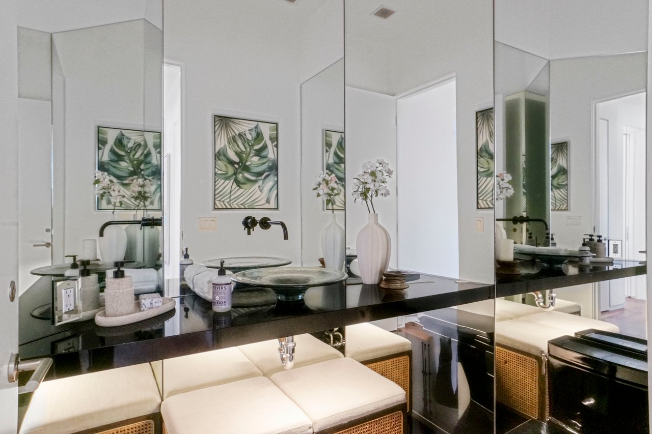 1116 Linda Flora Drive