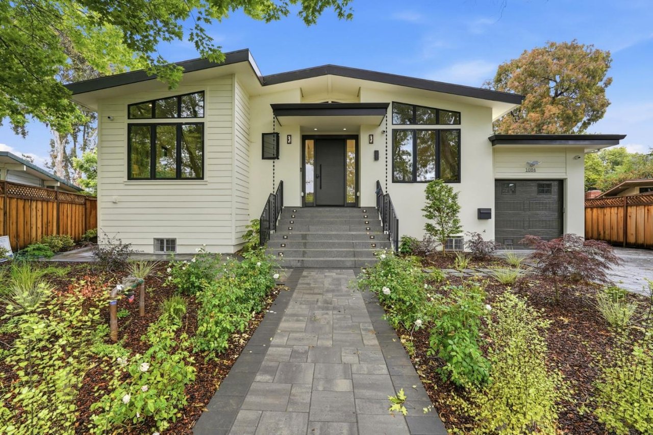 1084 Moffett Circle, Palo Alto, California 94303