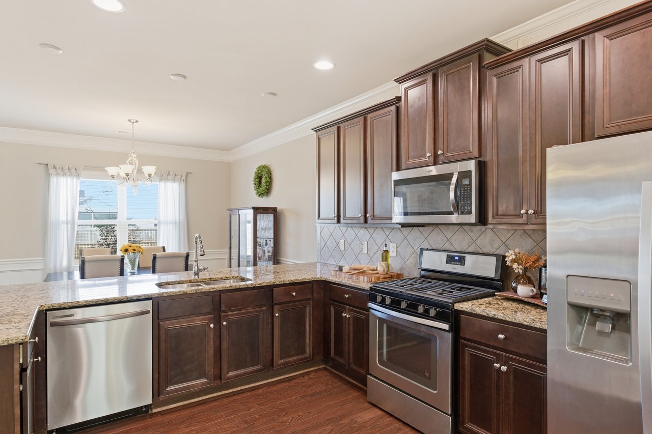 24 Dunsborough Drive