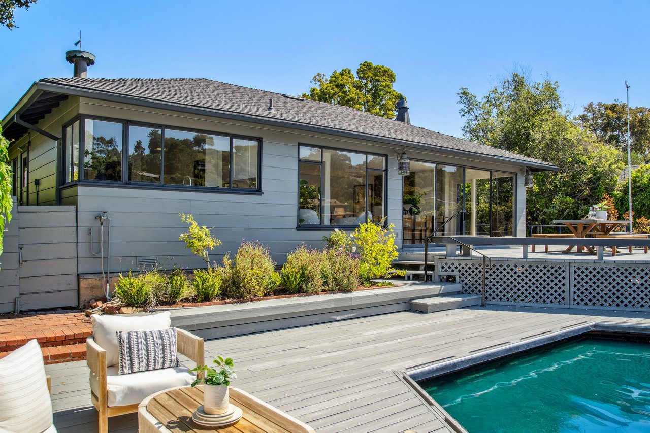 Single Level Living on the Belvedere Lagoon