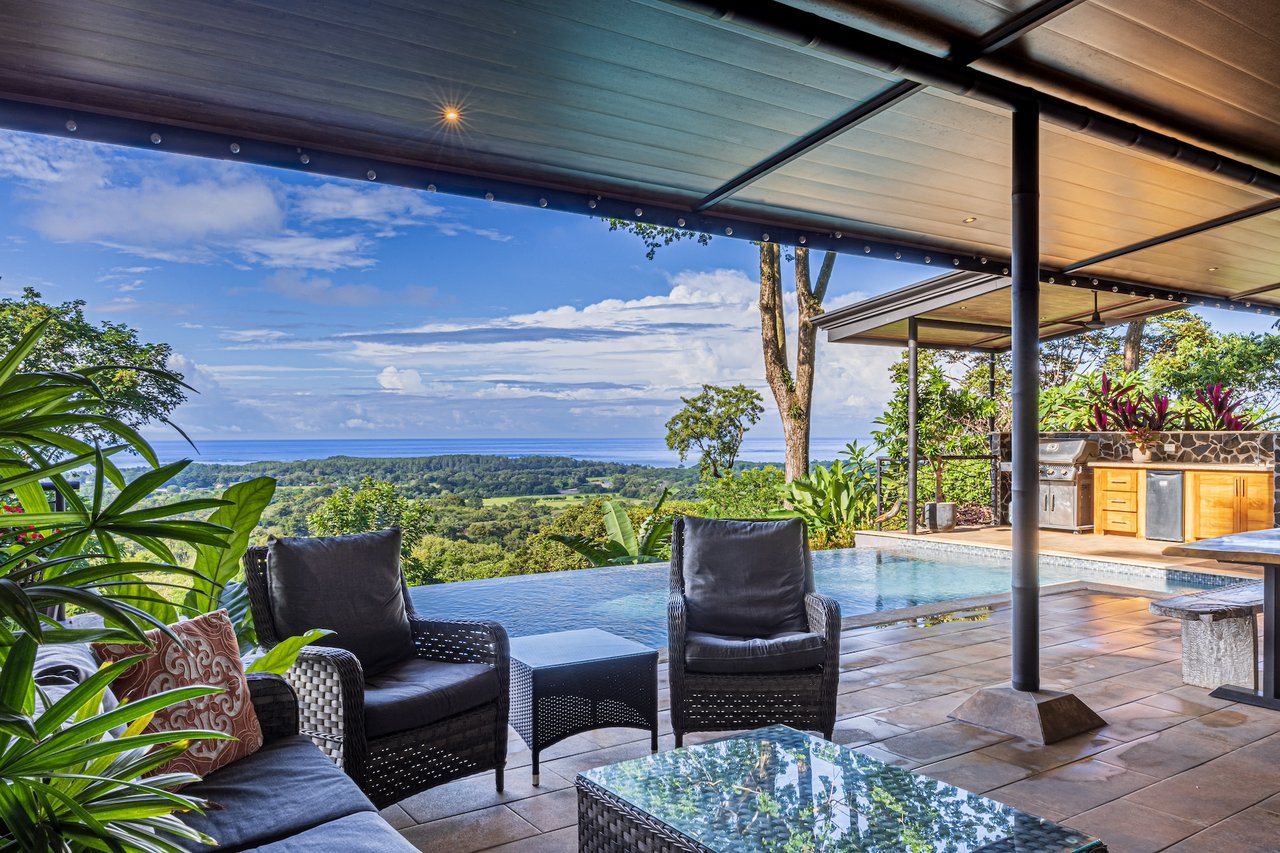 Casa Meraki: Modern Tropical Living with Whale’s Tail Views in Uvita