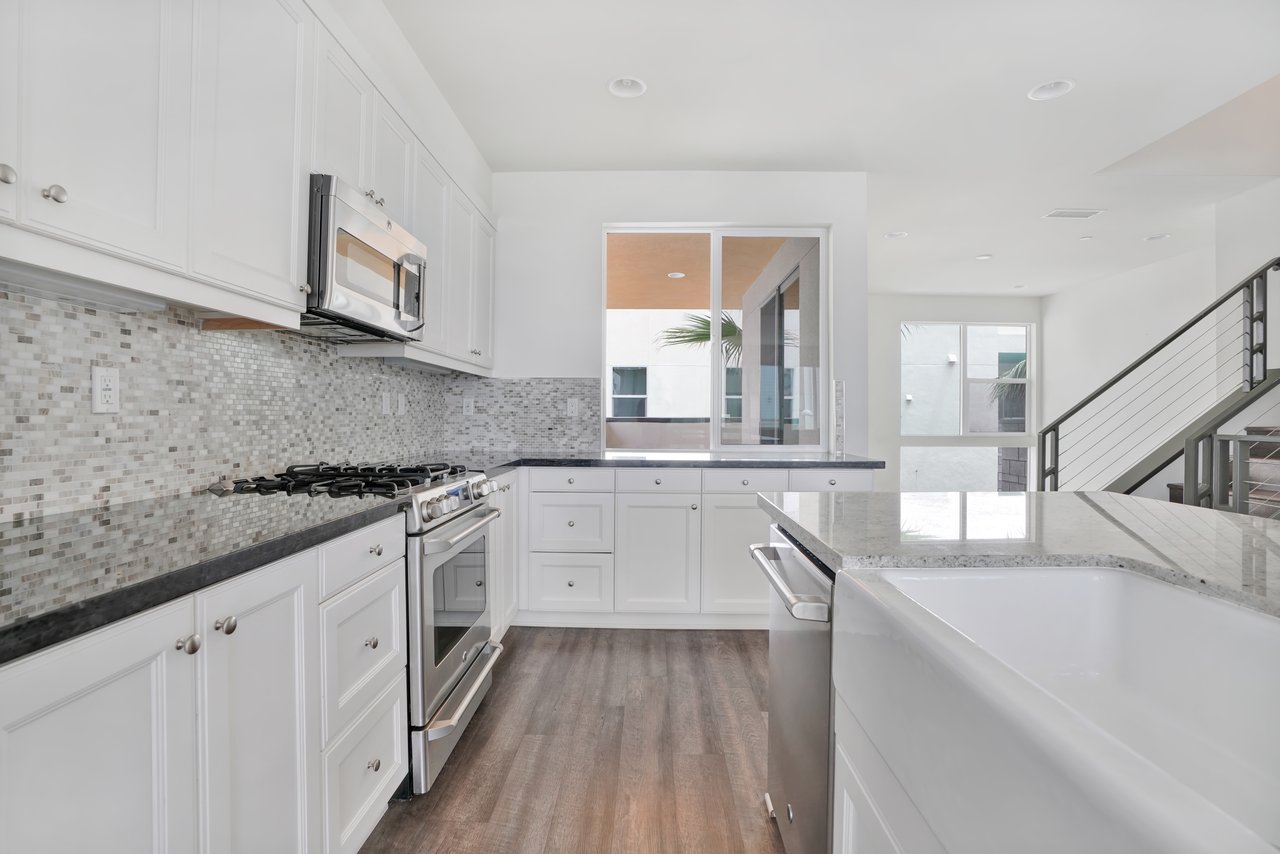 1688 Shoreline Way