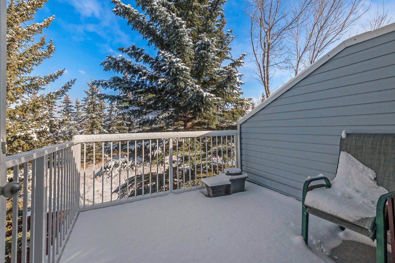 180 Valley Ridge Heights NW