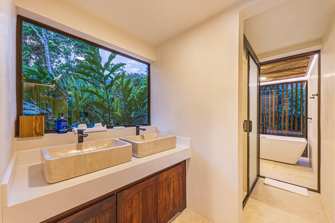 Luxury Hotel Boutique with Ocean Views | Walking distance to the beach | 13.2 Acres