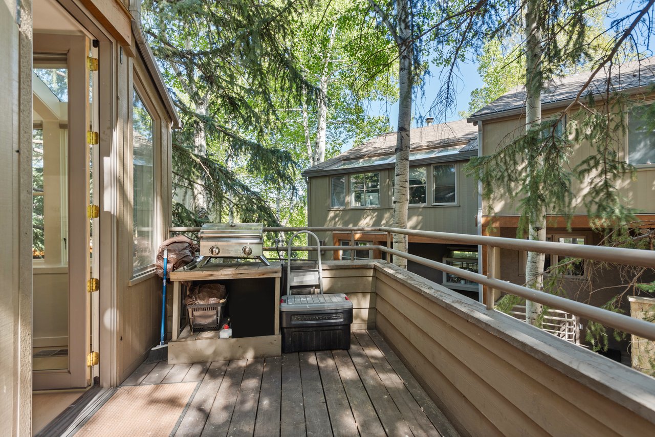 Bright Aspen Townhome: Steps from Culture, Slopes & Transit