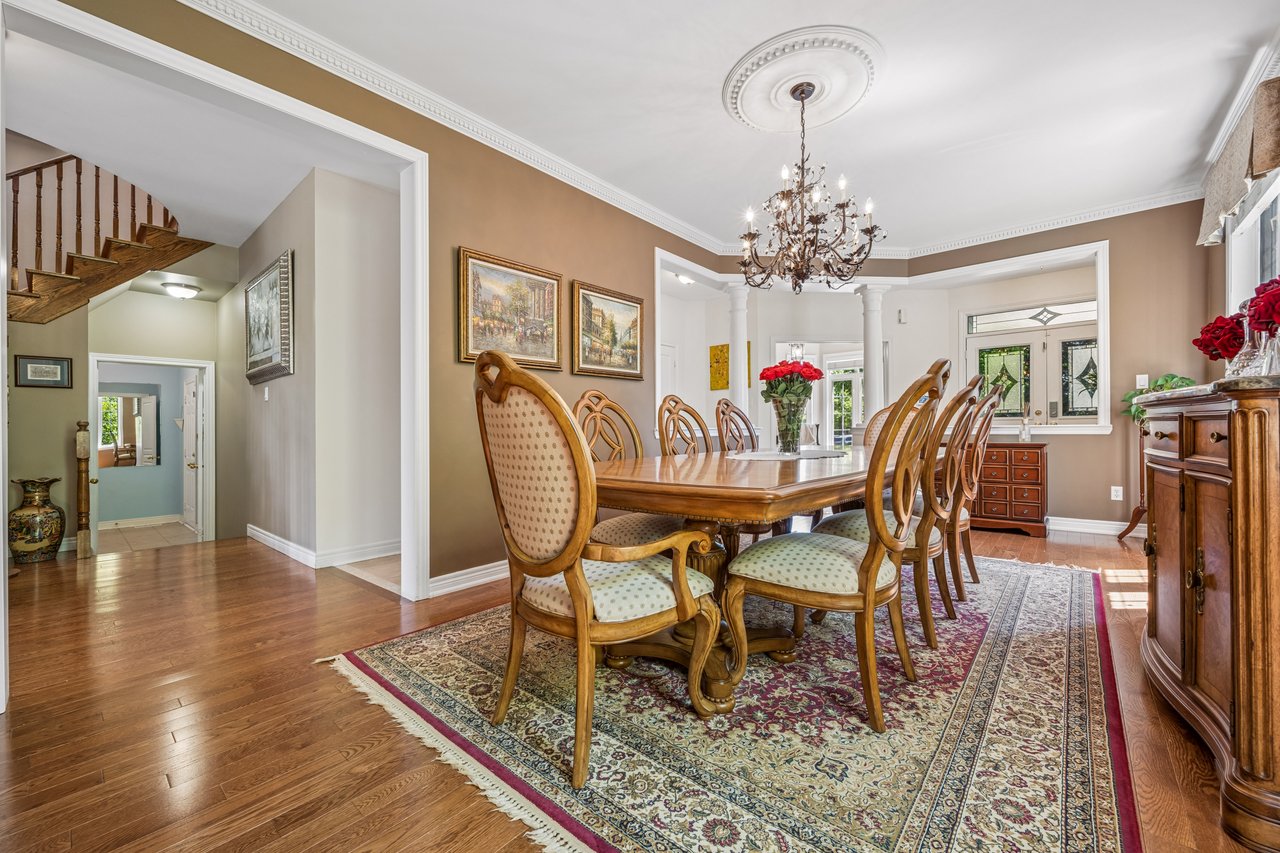 2283 Briargrove Circle, Oakville, ON