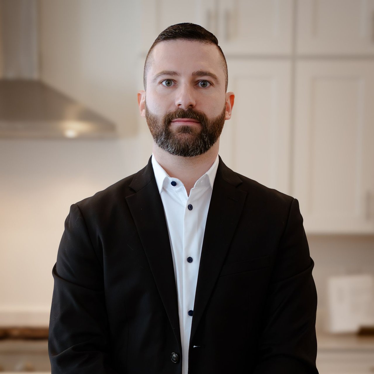 Alon Shneider Hamilton, NJ Real Estate Agent Headshot