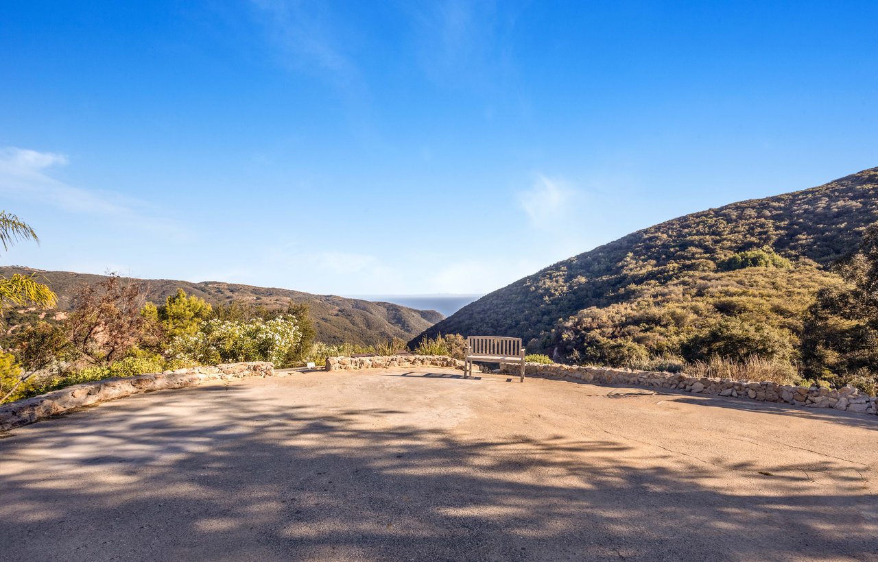 2382 Live Oak Meadows Rd