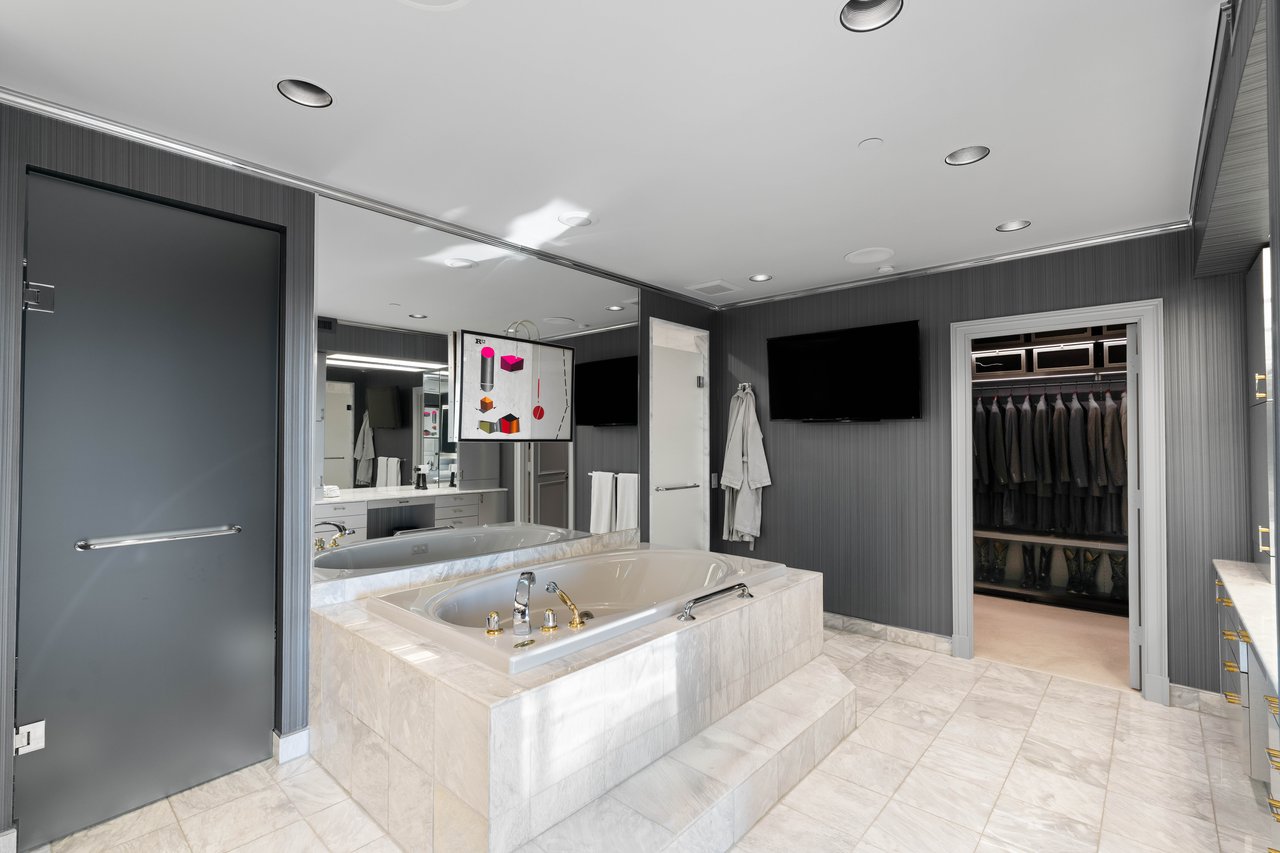 2660 Peachtree Road #24CD