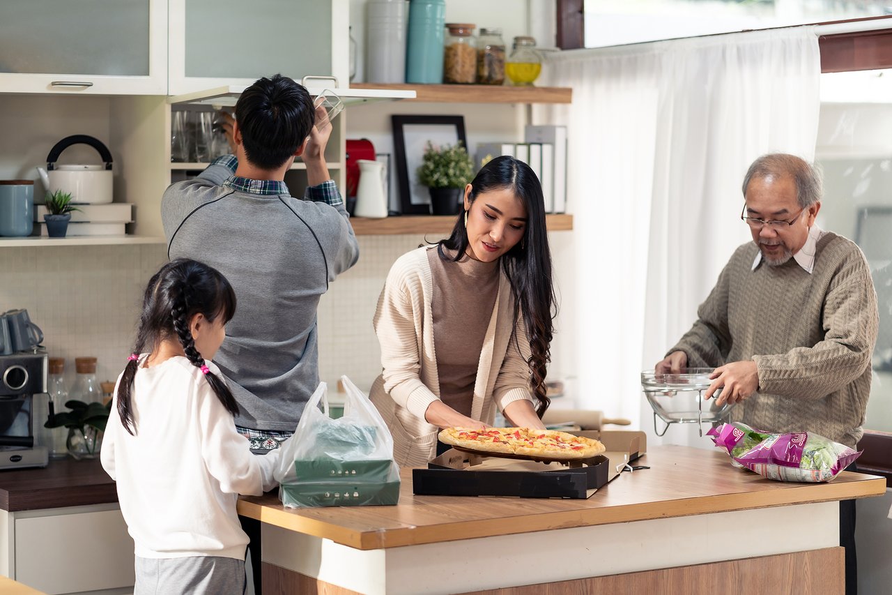 Senior-Sharing As a Way to Bind Communities Together