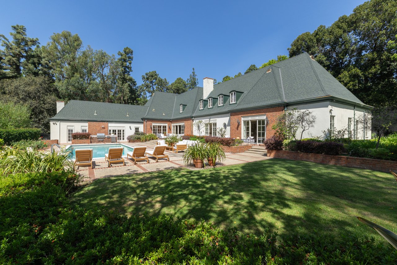 1025 N Crescent Dr, Beverly Hills